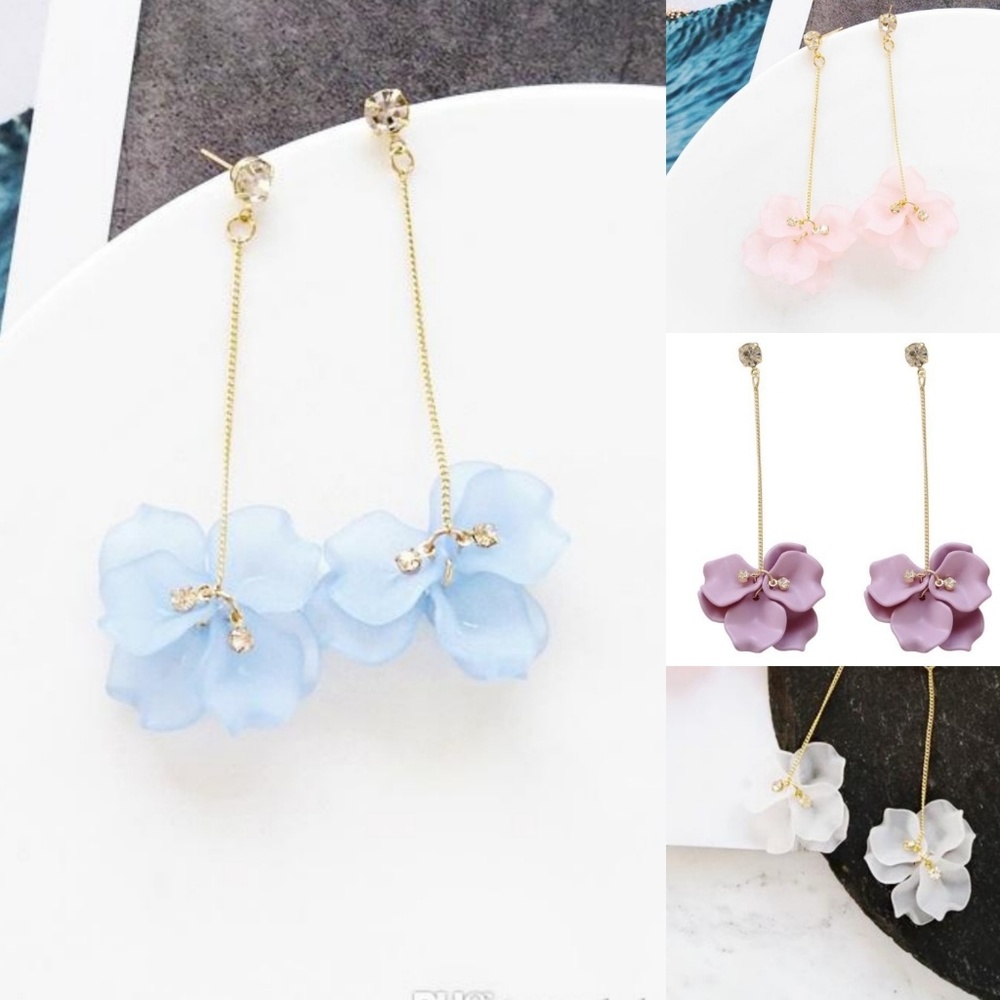 Dangling Flower Earrings